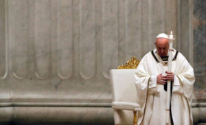 Il Papa durante la messa di Pasqua
