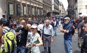 Manifestazione Roma, gilet arancioni