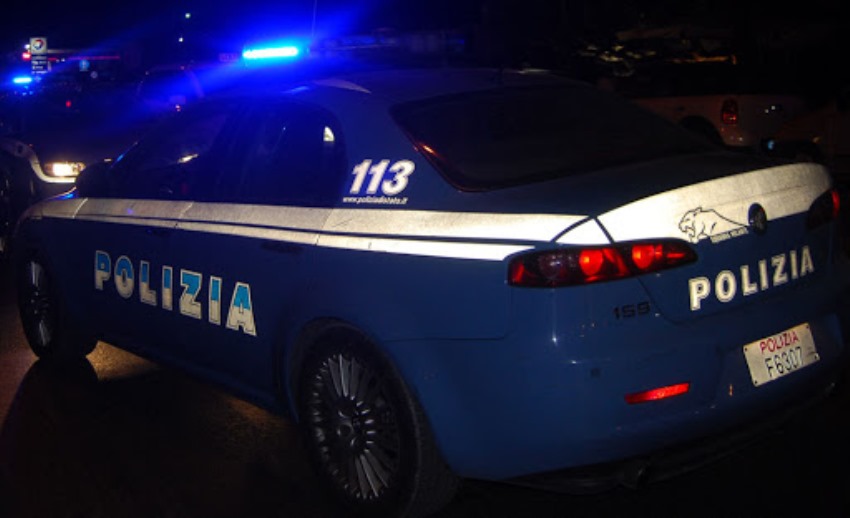 Arco di Travertino, Polizia interviene durante una festa