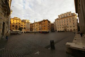 Piazza della Rotonda, detta anche piazza del Pantheon a Roma