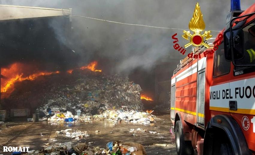 Incendio vigili del fuoco in azione