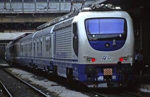 treno stazione ferroviaria