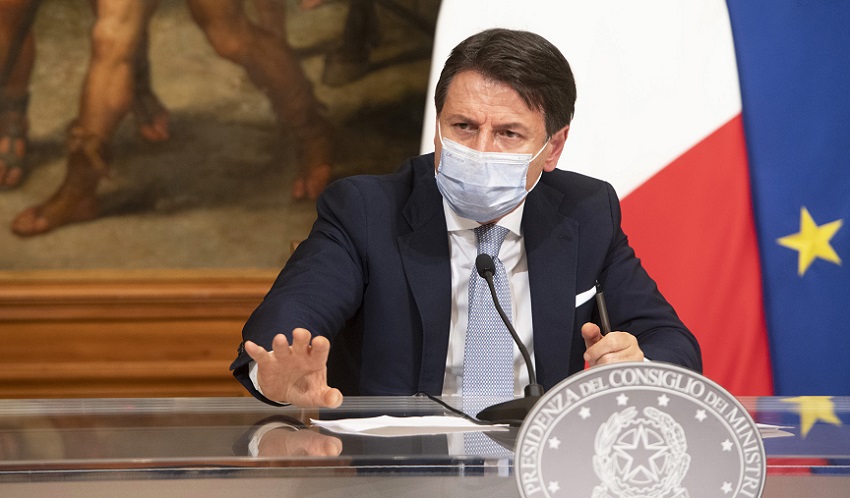 italia a tre colori: conte illustra il dpcm del 3 novembre