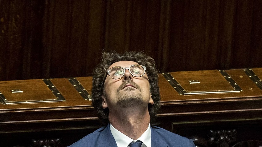 consultazioni: danilo toninelli