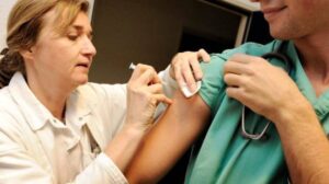 riaperture e coprifuoco: vaccinazione