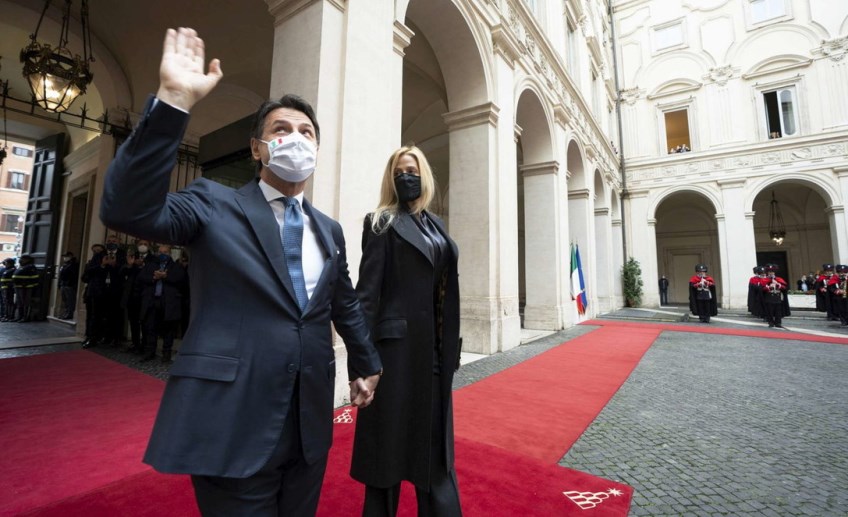 Giuseppe Conte, applauso