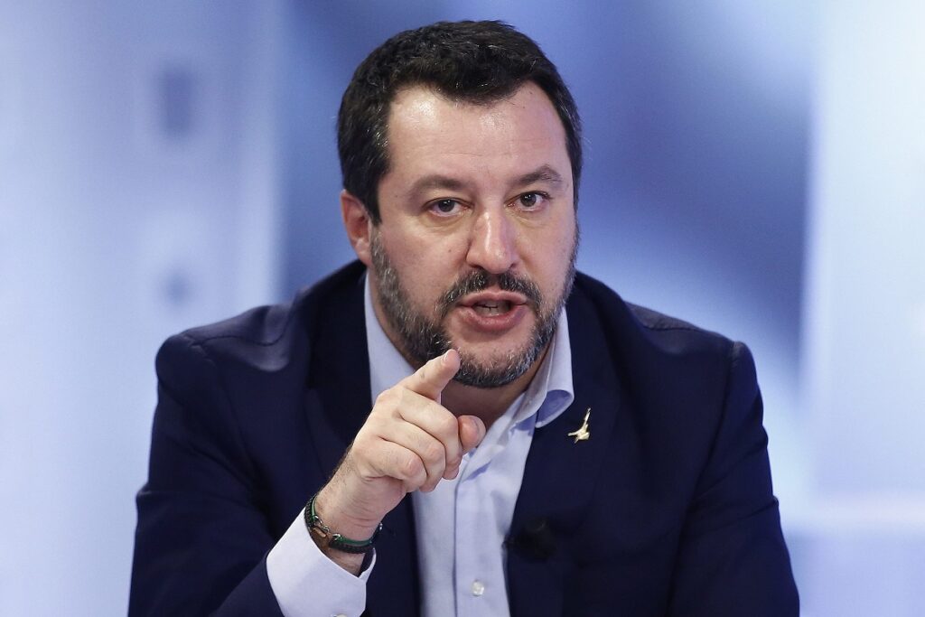 mascherine all'aperto, matteo salvini