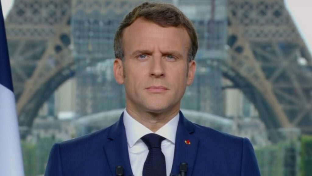 green pass alla francese, emmanuel macron