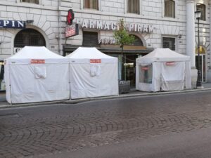 Farmacia, postazione per vaccino e test Covid (via Nazionale, Roma)