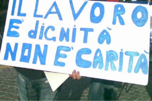 Cartello di protesta sul diritto del lavoro