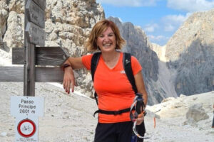 Una foto raffigurante Laura Ziliani in escursione in montagna