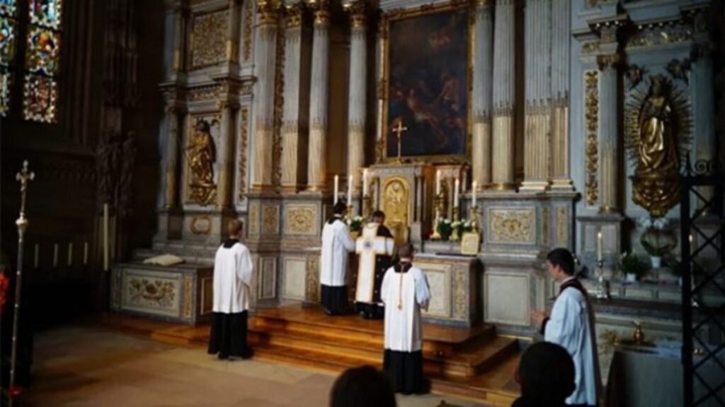 papa benedetto xvi, messa vetus ordo