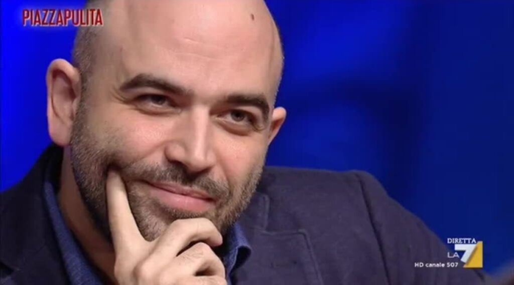 roberto saviano sorride