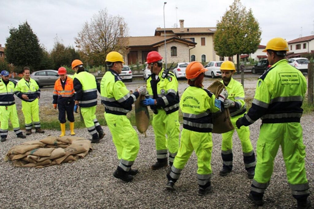 protezione civile in azione