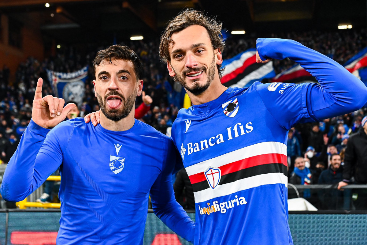 Caputo e Gabbiadini festeggiano la vittoria della Sampdoria nel Derby