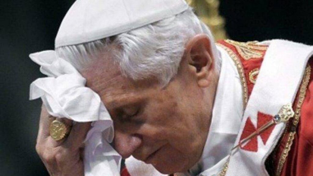 Papa Benedetto XVI preoccupato