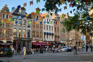 Bruxelles, persone che passeggiano, Belgio settimana lavorativa