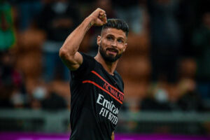 Olivier Giroud, centravanti del Milan, esulta dopo un gol