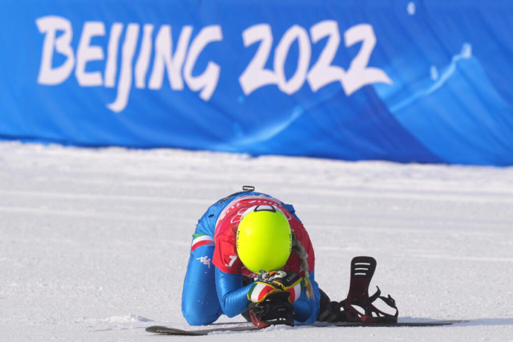 La snowboarder Michela Moioli a terra