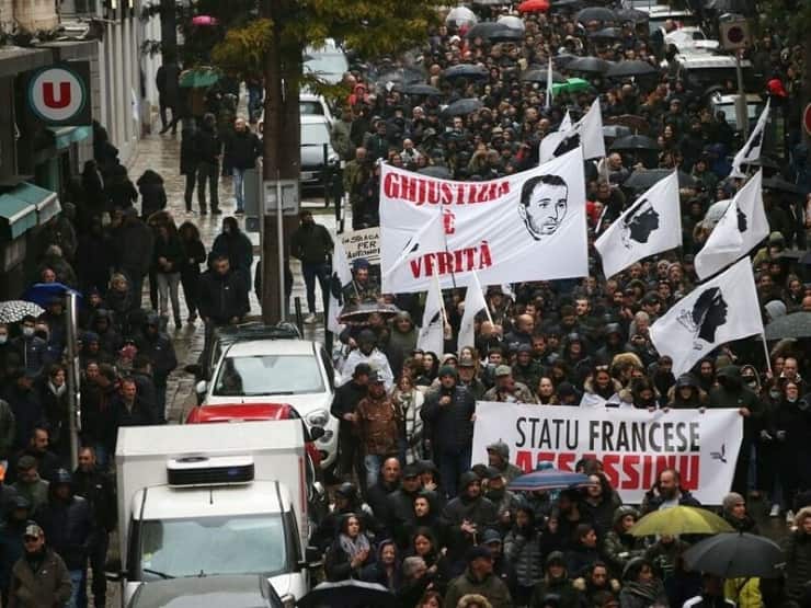 Proteste in Corsica dopo la morte di Yvan Colonna