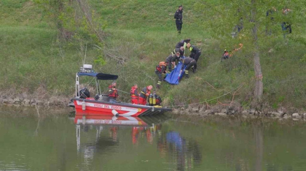 Corpo ragazzo nel Brenta