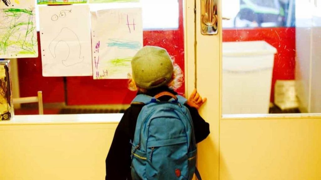 Bambino a scuola