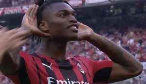 Rafael Leao del Milan dopo il gol del vantaggio sull'Atalanta