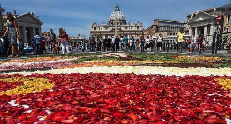 Infiorata in Piazza San Pietro per il 29 giugno