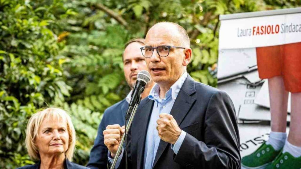 Enrico Letta durante un comizio a Gorizia