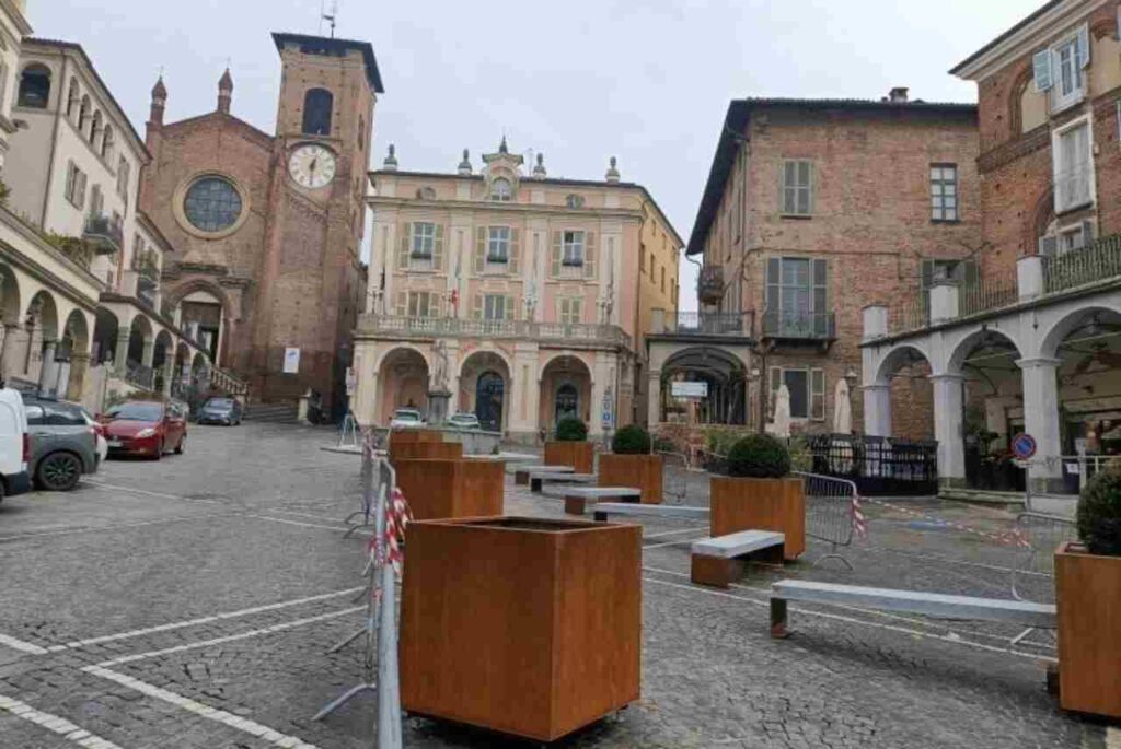 Moncalieri Torino panchine in centro