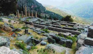 Tempio di Delfi e vallata