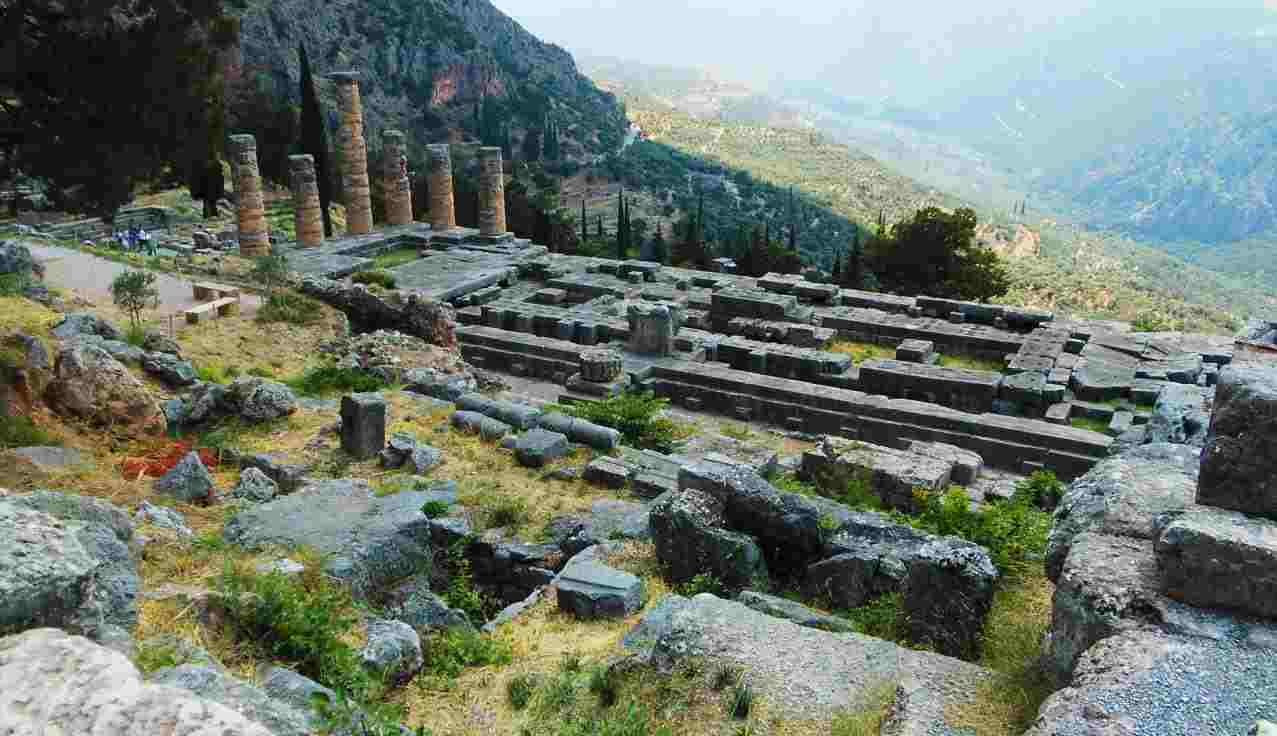 Tempio di Delfi e vallata