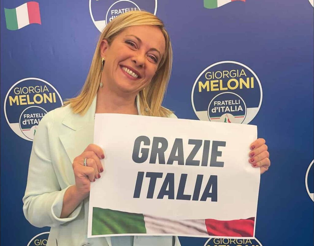 Giorgia Meloni festeggia la vittoria alle Politiche 2022