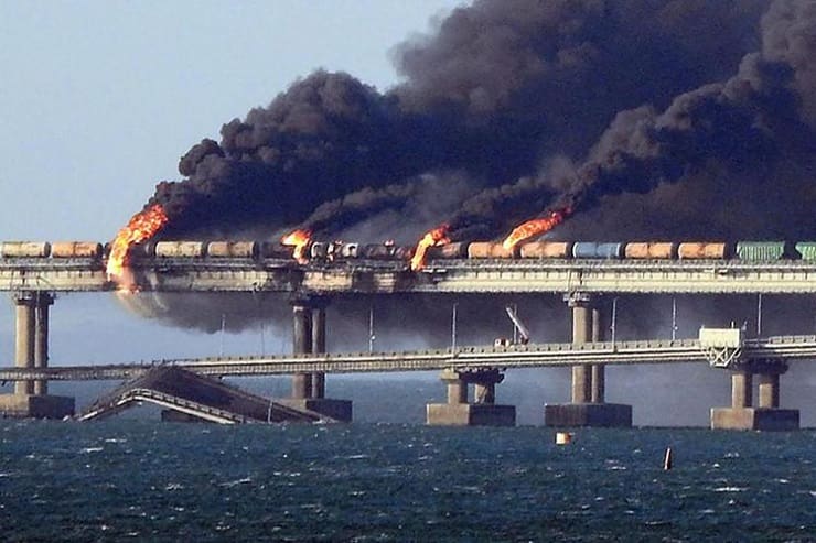 Esplosione sul ponte di Kerch in Crimea