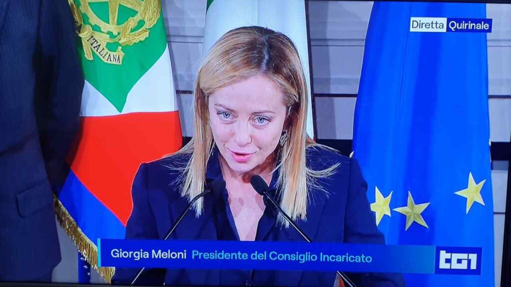 Giorgia Meloni mentre dichiara i ministri del neonato Governo Meloni