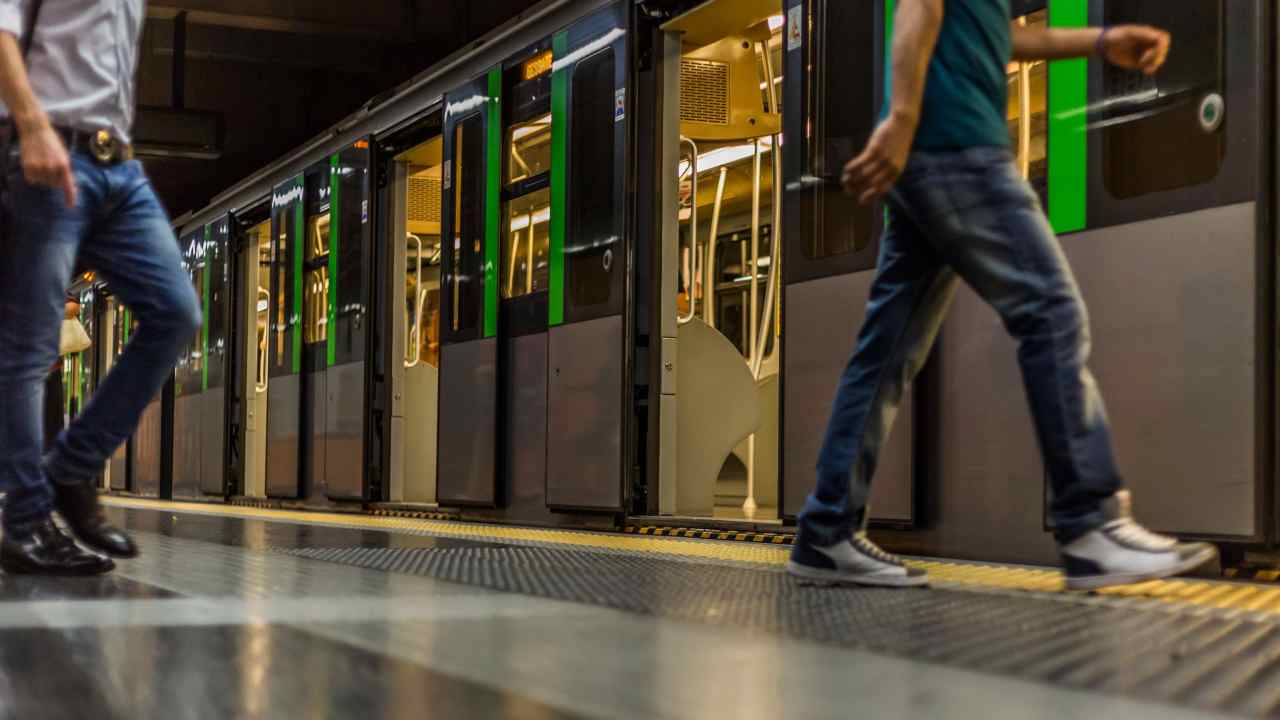 Passeggeri nella Metro di Milano