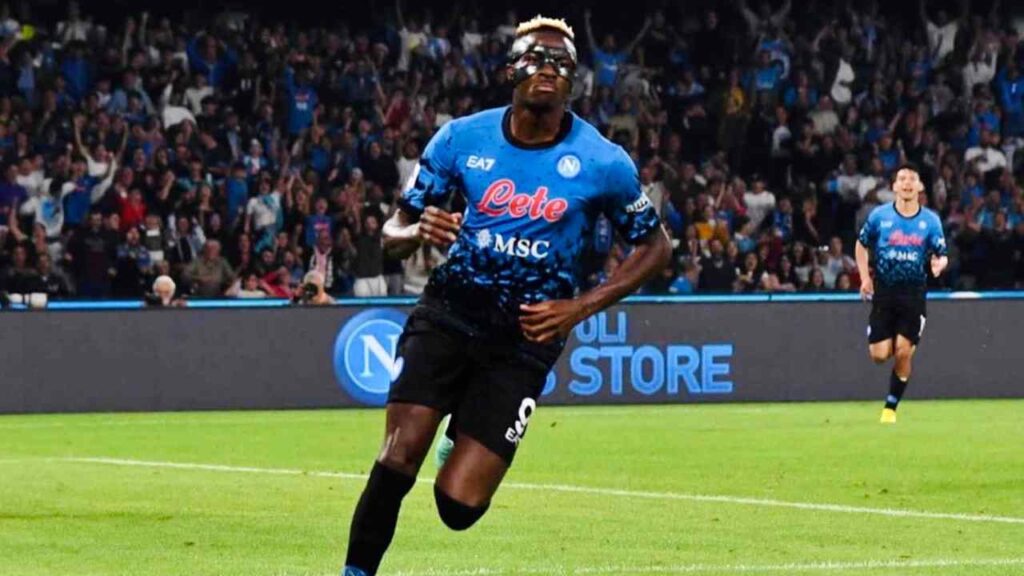 Osinmhen dopo il gol del vantaggio del Napoli: azzurri ancora primi in Serie A