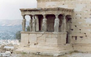 Statue greche ad Atene