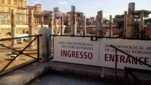 ingresso area archeologica dei fori imperiali a roma