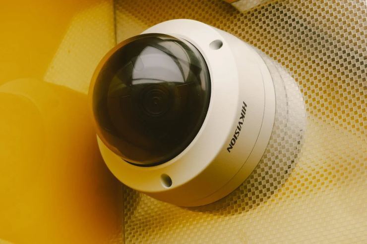 Una telecamera in una abitazione