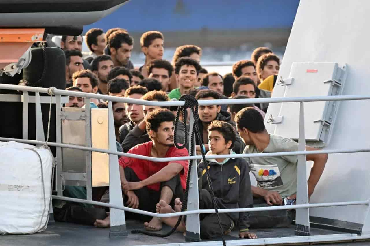 Nave con migranti