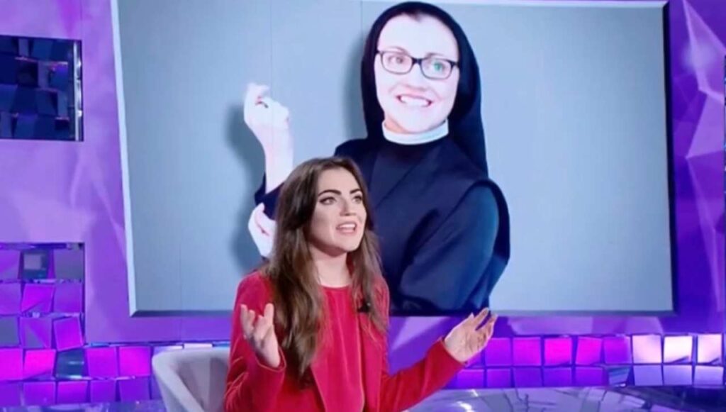 Suor Cristina in collegamento televisivo