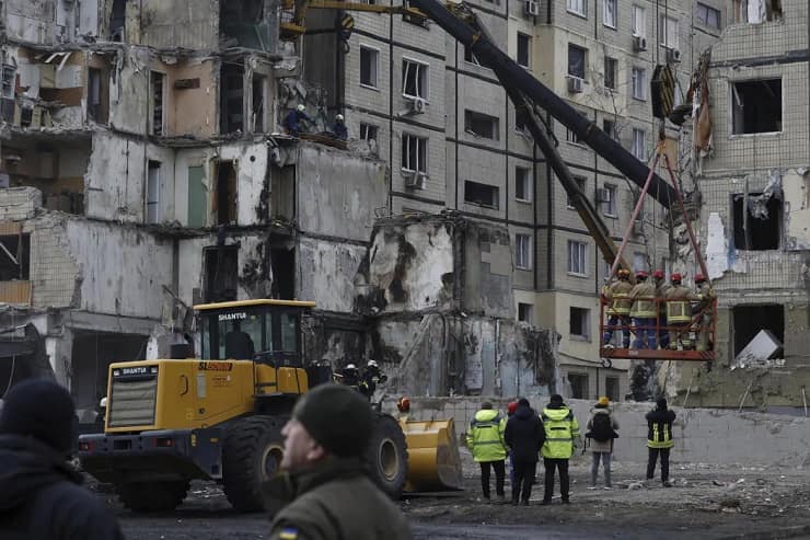 Palazzo residenziale distrutto a Dnipro, in Ucraina