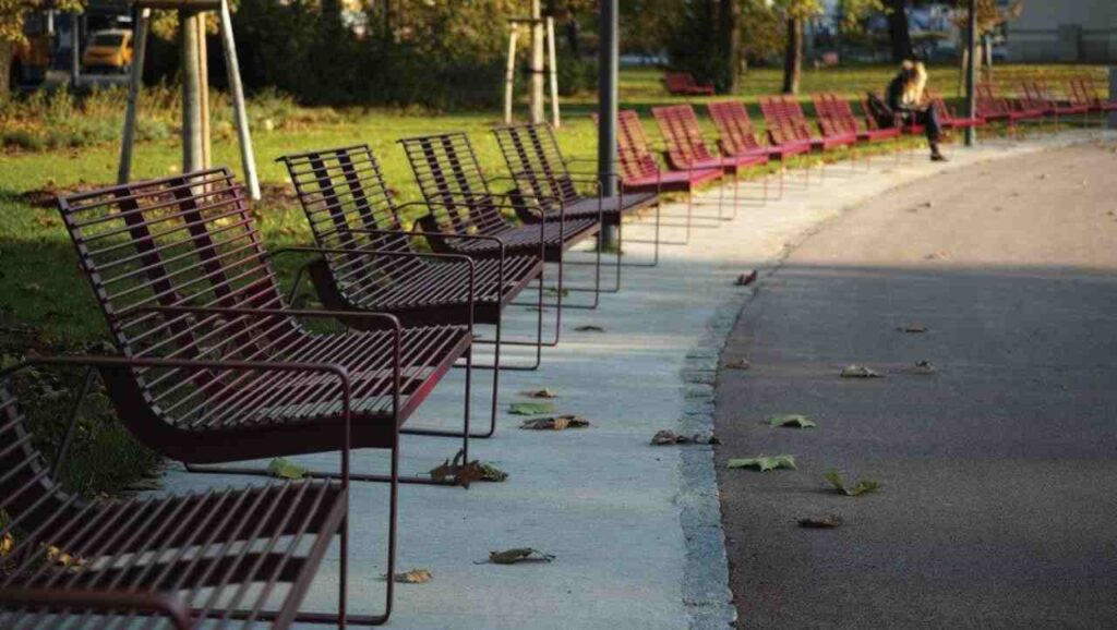 Panchine nel parco di Milano