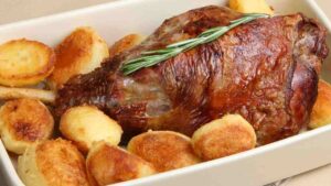 Agnello con patate al forno