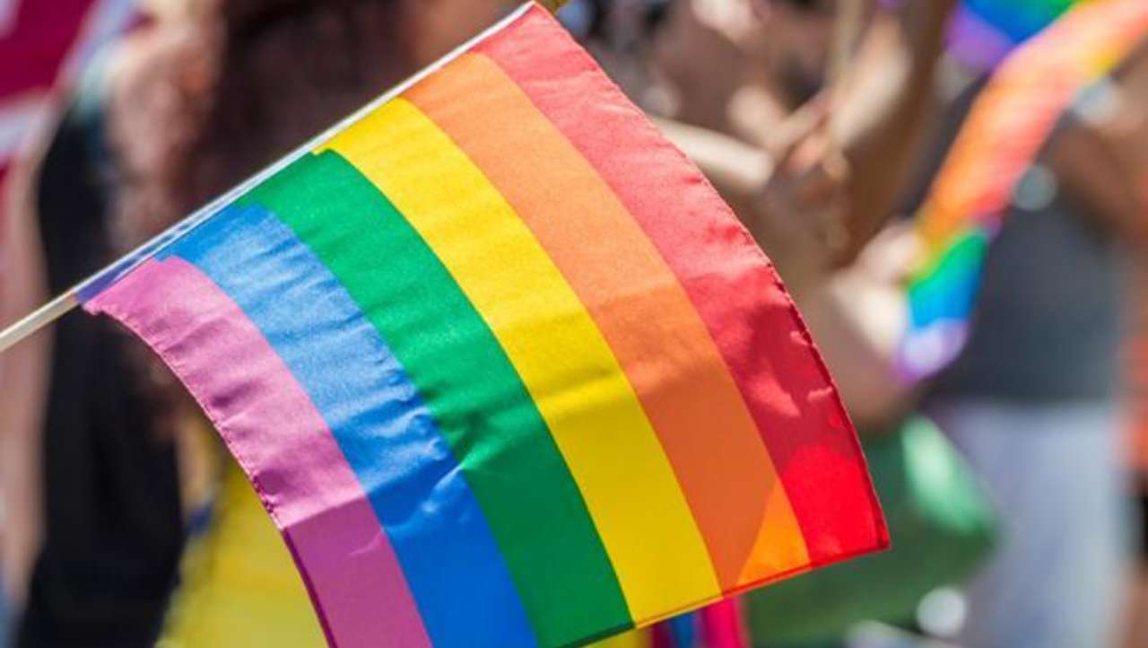 Bandiera arcobaleno gay pride
