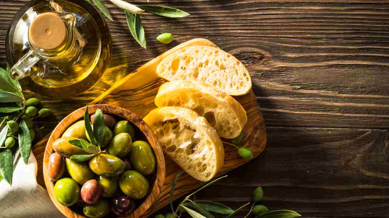 Olive e olio d'oliva evo