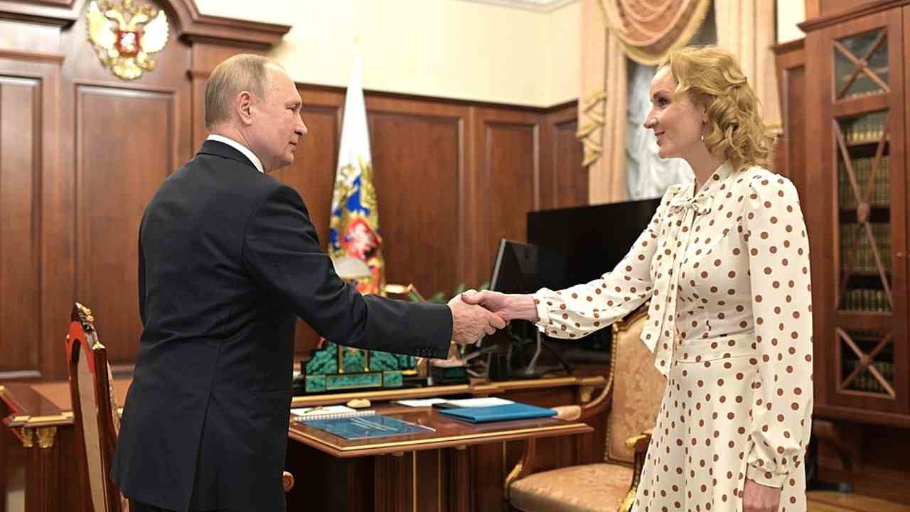Vladimir Putin e Maria Lvova-Belova
