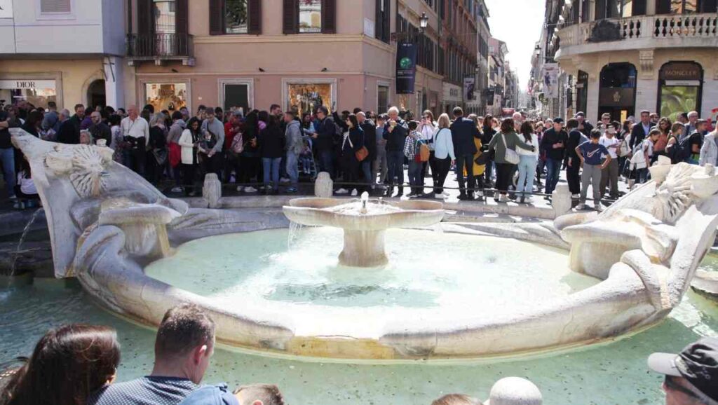 Piazza di Spagna a Roma, la Barcaccia