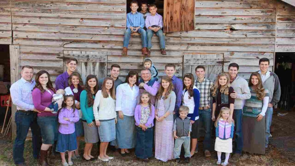 I coniugi Bates con i loro 18 figli